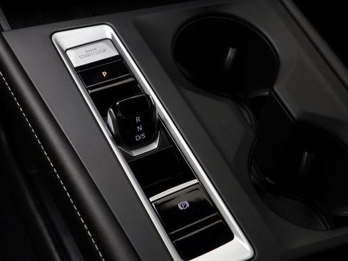 Used 2025 Volkswagen Atlas Cross Sport SE image 10