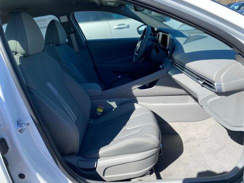 New 2026 Hyundai Elantra Sport FWD image 36