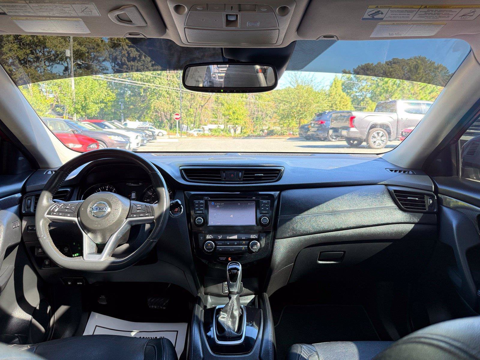 Used 2017 Nissan Rogue SL w/ SL Premium Package FWD image 32