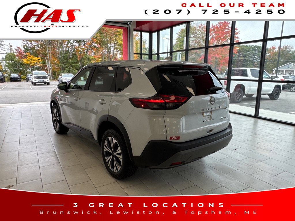 Used 2023 Nissan Rogue SV AWD/4WD image 3