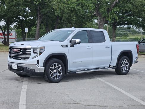New 2026 GMC Sierra 1500 SLT AWD/4WD image 2