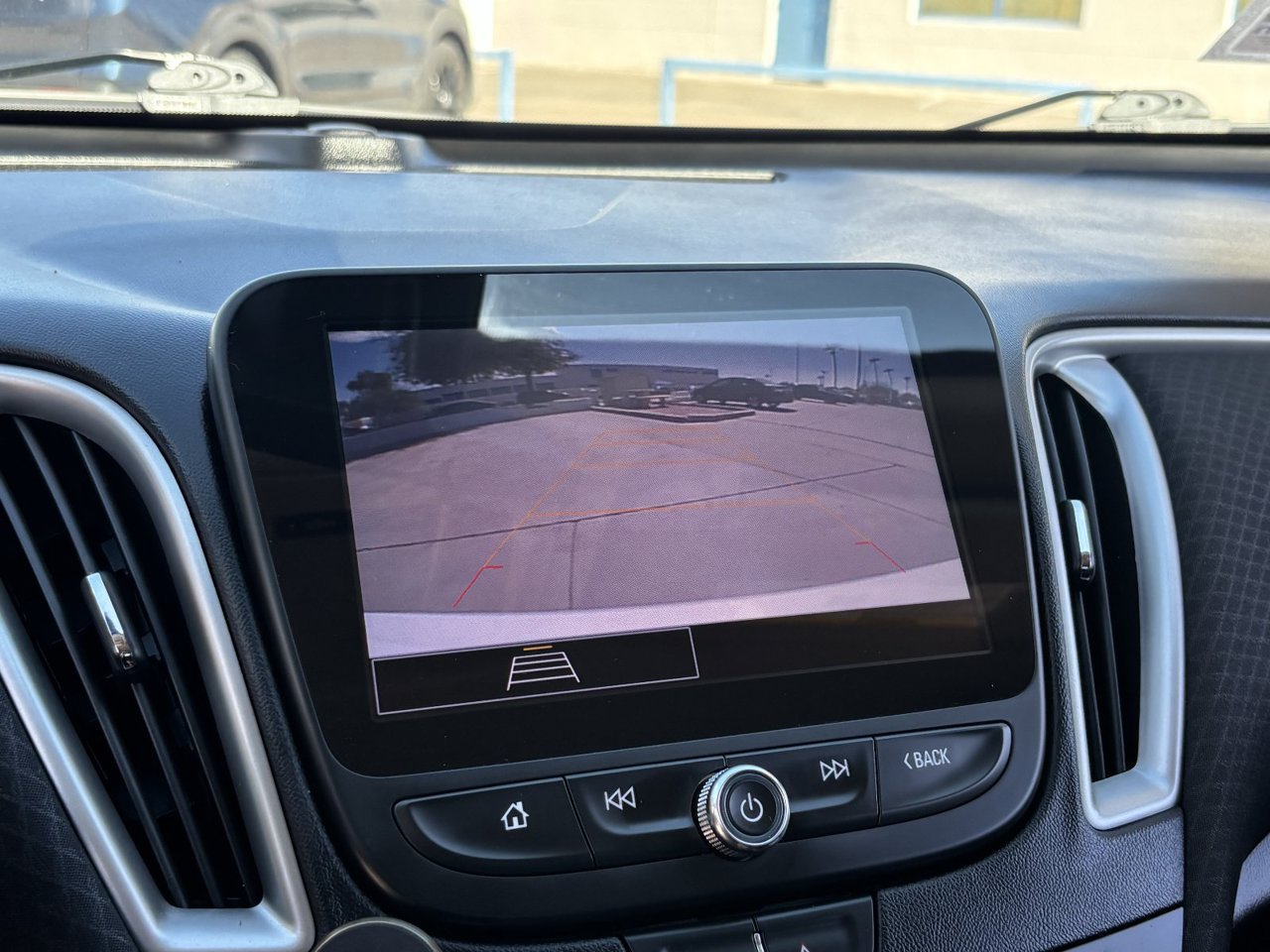 Used 2022 Chevrolet Malibu LT FWD image 21
