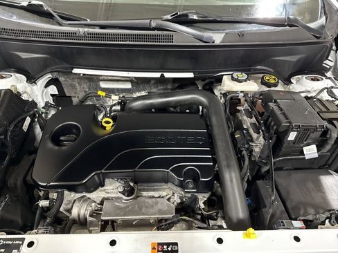 Used 2023 Chevrolet Equinox LT FWD image 24