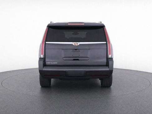 Used 2018 Cadillac Escalade Platinum AWD/4WD image 4