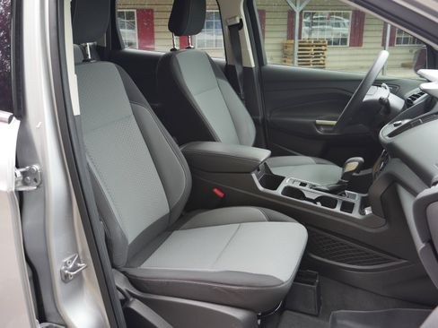 Used 2019 Ford Escape SE AWD/4WD image 23