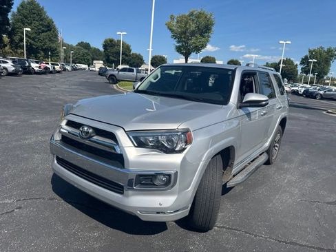 Used 2019 Toyota 4Runner Limited AWD/4WD image 9