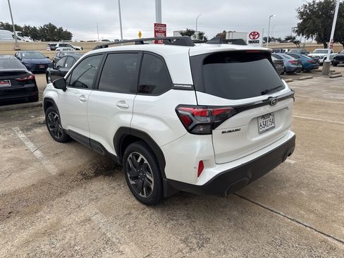 Used 2025 Subaru Forester Limited image 4