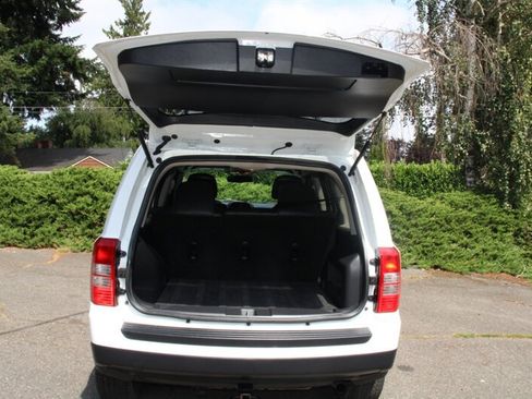 Used 2015 Jeep Patriot High Altitude AWD/4WD image 17