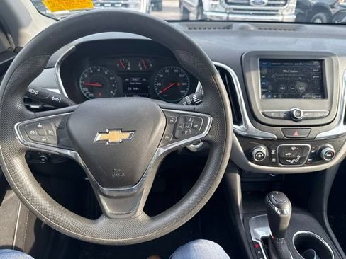 Used 2019 Chevrolet Equinox LS FWD image 10