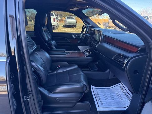 Used 2021 Lincoln Navigator L Reserve image 11