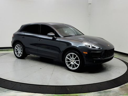 Used 2017 Porsche Macan AWD/4WD image 3