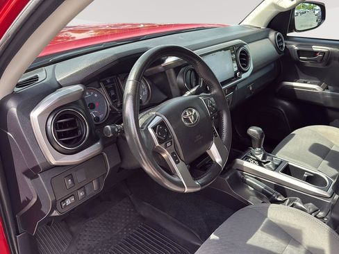 Used 2021 Toyota Tacoma SR5 AWD/4WD image 21