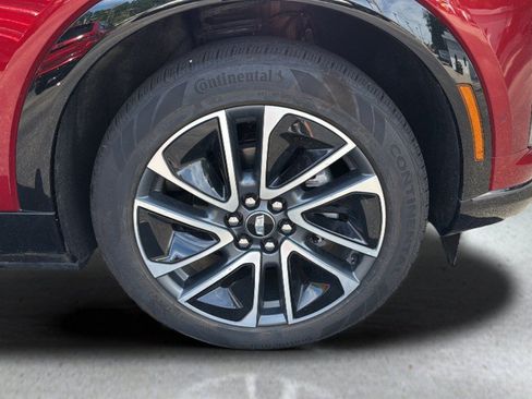 Certified 2025 Cadillac Optiq Sport 2 w/ LPO, Floor Liner Package AWD/4WD image 20