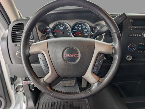 Used 2007 GMC Sierra 2500 SLE w/ EZ-Lift Tailgate Package RWD image 21