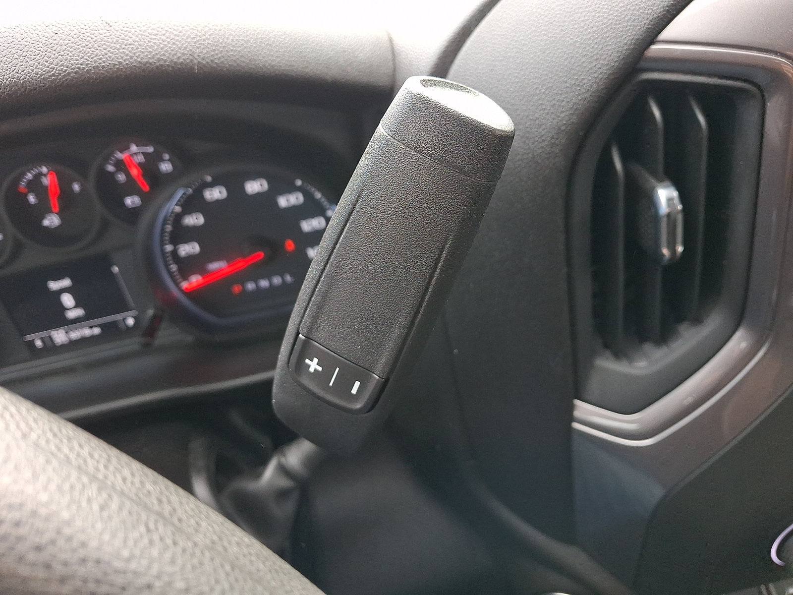 Used 2023 Chevrolet Silverado 1500 Custom AWD/4WD image 15