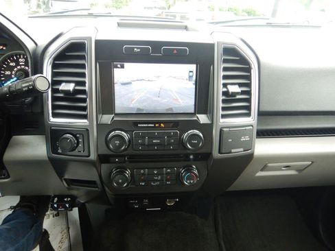Used 2015 Ford F150 XLT w/ Equipment Group 302A Luxury AWD/4WD image 16