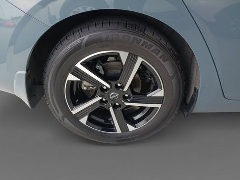 Used 2025 Nissan Sentra SV FWD image 10