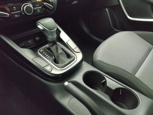 Used 2025 Kia Soul LX w/ LX Technology Package image 26