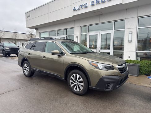 Used 2020 Subaru Outback Premium image 1