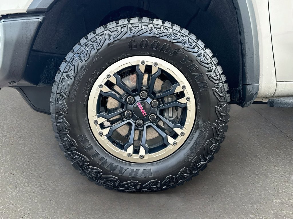 Used 2026 GMC Sierra 1500 AT4X AWD/4WD image 32