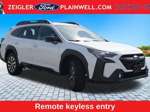 Used 2023 Subaru Outback Premium AWD/4WD image 7