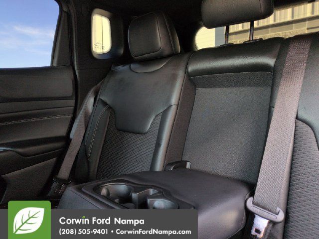Used 2023 Jeep Compass Latitude w/ Convenience Group AWD/4WD image 27