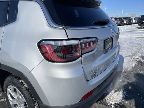 Used 2024 Jeep Compass Latitude image 35