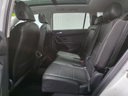 Used 2018 Volkswagen Tiguan SEL w/ 3rd Row Seat Package AWD/4WD image 10