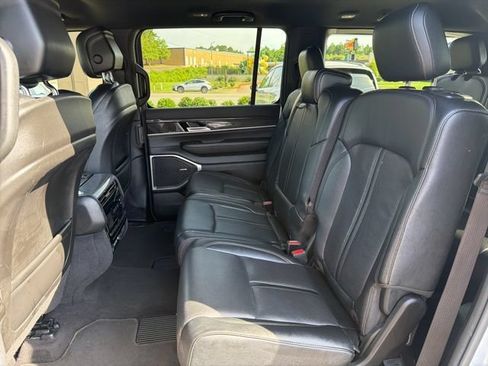 Used 2022 Jeep Wagoneer Series II AWD/4WD image 26