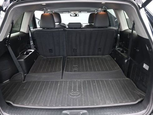 Used 2015 Toyota Highlander XLE AWD/4WD image 10