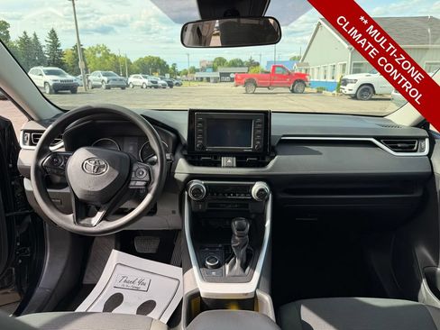 Used 2022 Toyota RAV4 LE AWD/4WD image 15