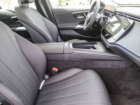 New 2024 Mercedes-Benz E 350 4MATIC Sedan image 14