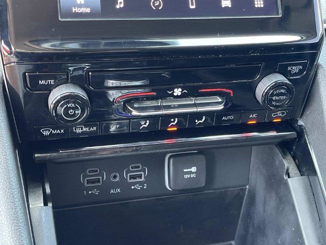 Used 2023 Jeep Grand Cherokee Laredo AWD/4WD image 30