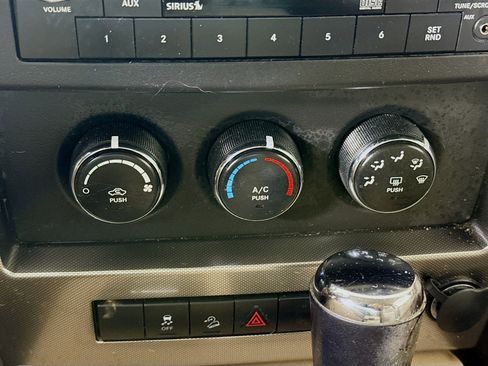 Used 2010 Jeep Liberty Sport w/ Popular Equipment Group image 12