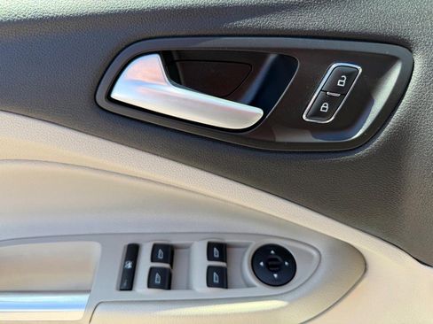 Used 2015 Ford Escape SE AWD/4WD image 30