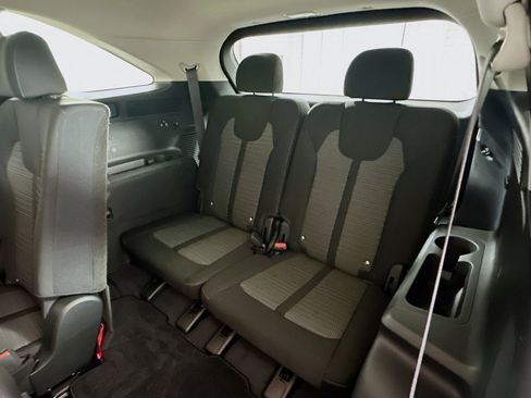 Used 2025 Kia Sorento LX image 27