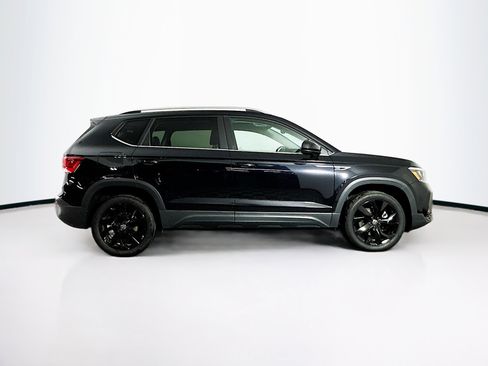 Used 2024 Volkswagen Taos SE image 10