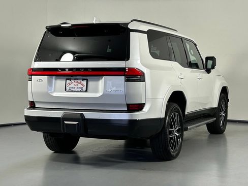 Used 2025 Lexus GX 550 w/ Cold Area Package AWD/4WD image 7