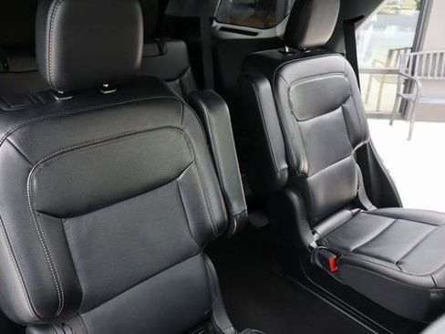 Used 2024 Ford Explorer Limited image 14