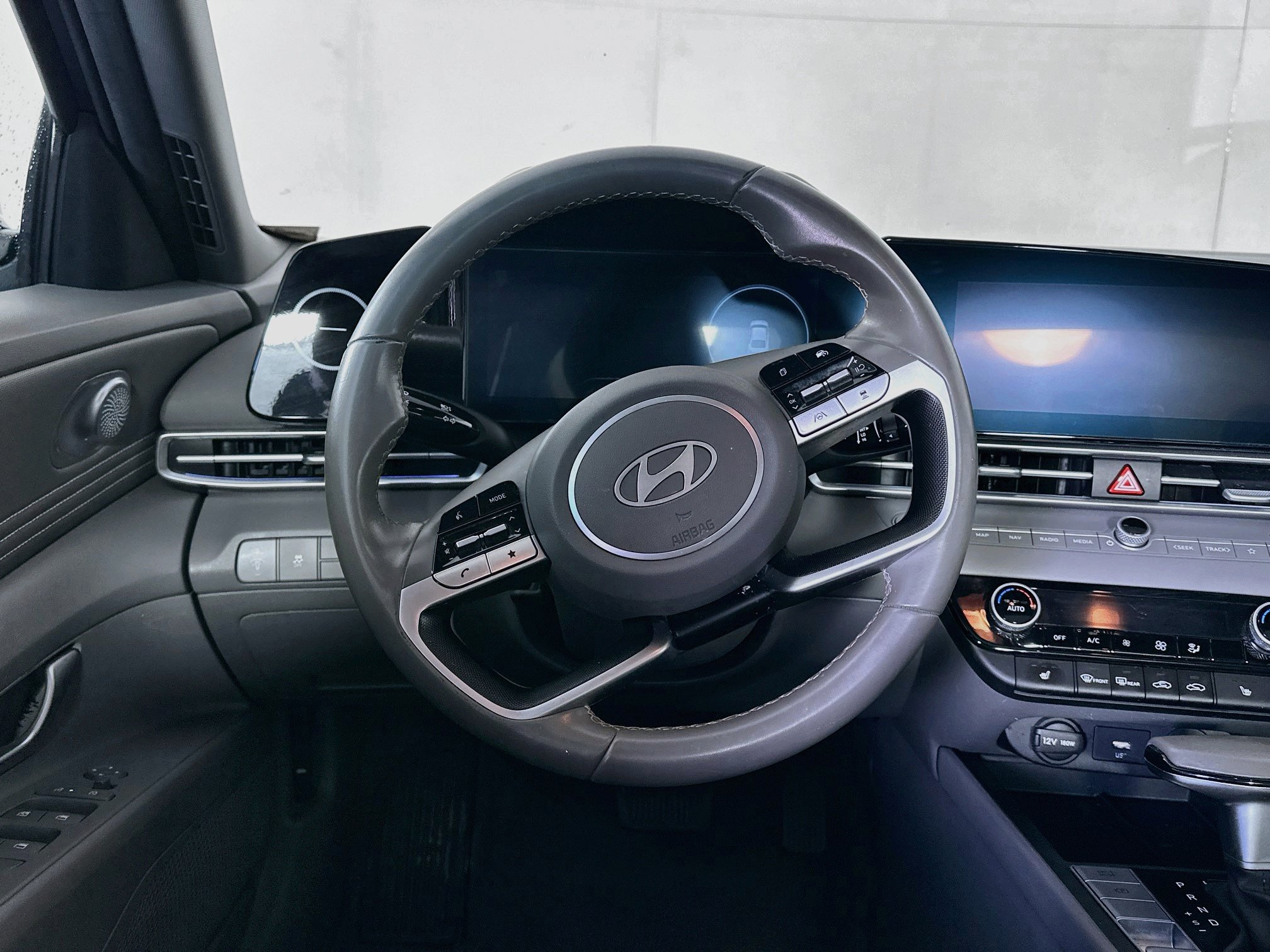 Used 2025 Hyundai Elantra SEL FWD image 18