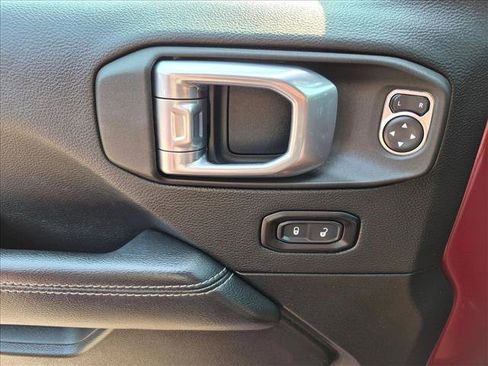 Used 2021 Jeep Wrangler Unlimited Sahara w/ Cold Weather Group AWD/4WD image 16
