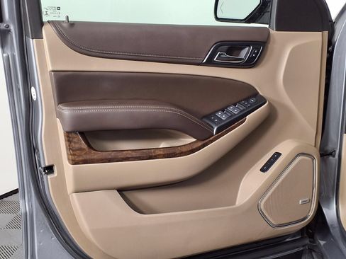Used 2020 Chevrolet Tahoe LT w/ Luxury Package RWD image 25
