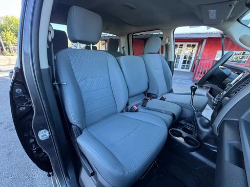 Used 2018 RAM 2500 Tradesman w/ Chrome Appearance Group AWD/4WD image 32