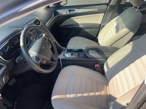 Used 2018 Ford Fusion S FWD image 9