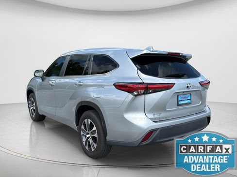 Used 2023 Toyota Highlander XLE FWD image 7