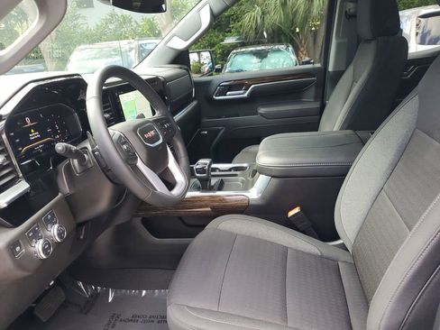 Certified 2025 GMC Sierra 1500 Elevation w/ Preferred Package image 19