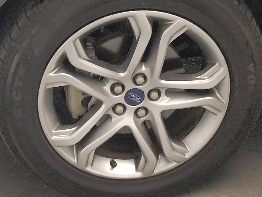 Used 2015 Ford Edge Titanium FWD image 31