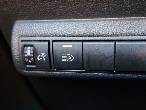 Used 2022 Toyota Corolla LE image 24