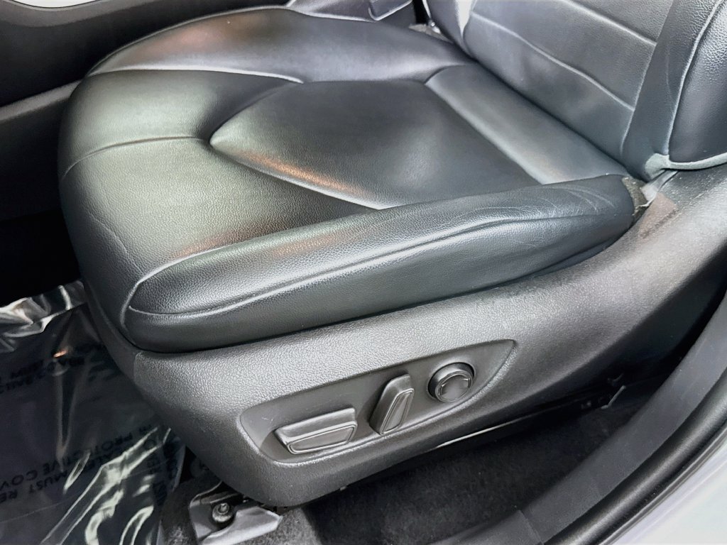 Used 2022 Toyota Highlander XLE AWD/4WD image 16