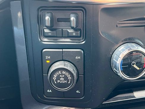 Used 2023 Ford F150 Lariat AWD/4WD image 34
